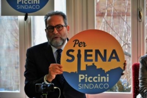 PICCINI: "RINUNCIO A STIPENDIO DA SINDACO. VALENTINI PRENDE 6000 EURO AL MESE"