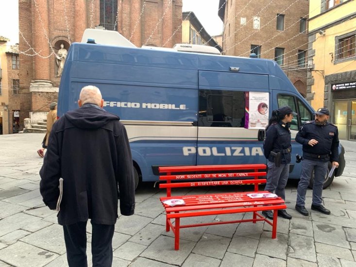 Polizia a Siena, giornata contro violenza sulle donne